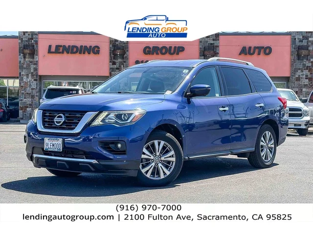 SEMINUEVOS NISSAN Pathfinder at Lending Group Auto in Sacramento