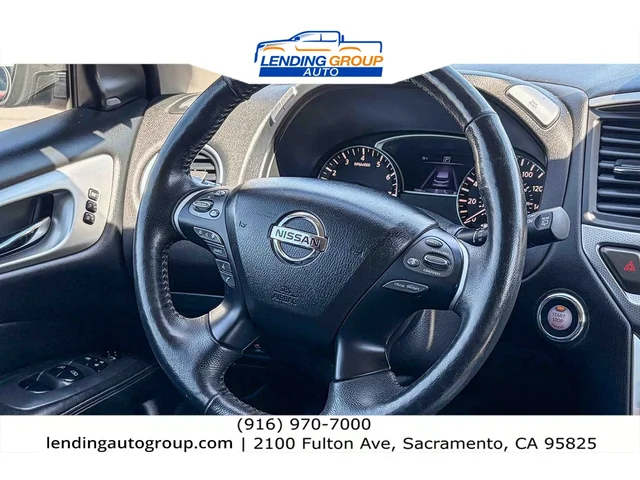 SEMINUEVOS NISSAN Pathfinder at Lending Group Auto in Sacramento