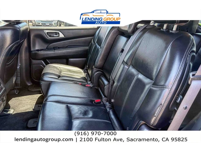 SEMINUEVOS NISSAN Pathfinder at Lending Group Auto in Sacramento