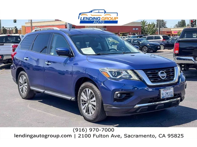 SEMINUEVOS NISSAN Pathfinder at Lending Group Auto in Sacramento