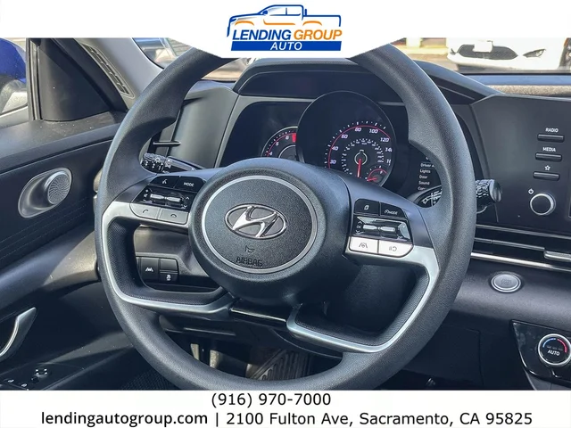 SEMINUEVOS HYUNDAI Elantra at Lending Group Auto in Sacramento
