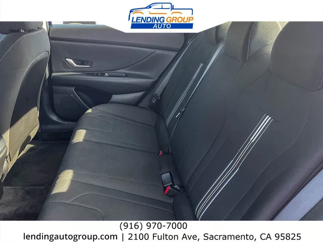 SEMINUEVOS HYUNDAI Elantra at Lending Group Auto in Sacramento