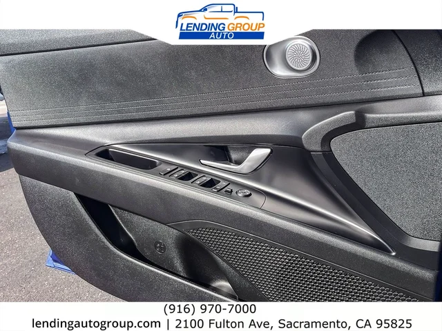 SEMINUEVOS HYUNDAI Elantra at Lending Group Auto in Sacramento