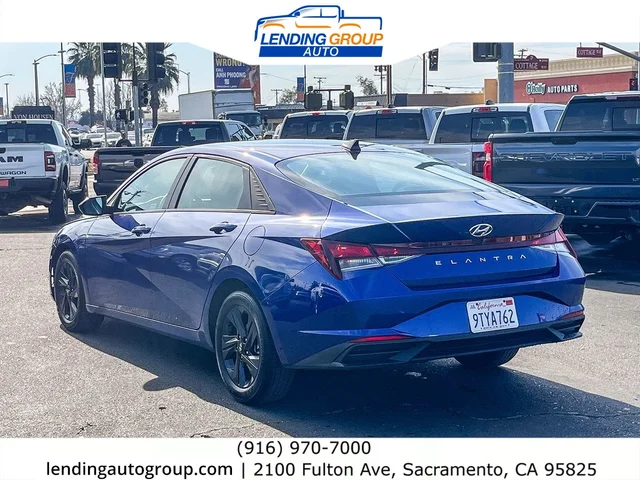 SEMINUEVOS HYUNDAI Elantra at Lending Group Auto in Sacramento