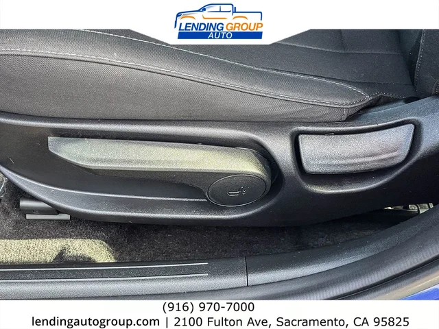 SEMINUEVOS HYUNDAI Elantra at Lending Group Auto in Sacramento