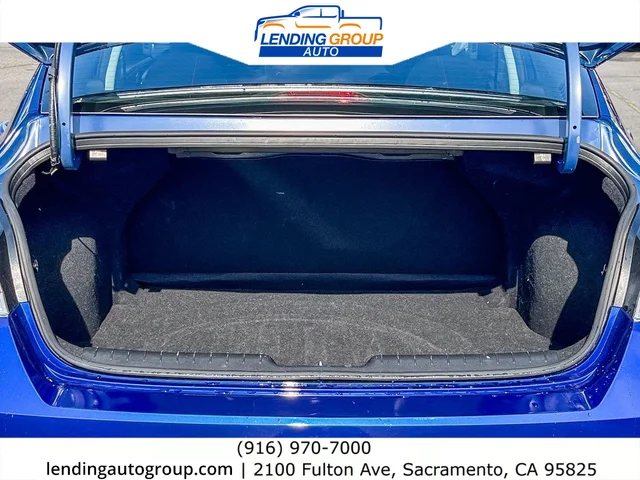 SEMINUEVOS HYUNDAI Elantra at Lending Group Auto in Sacramento
