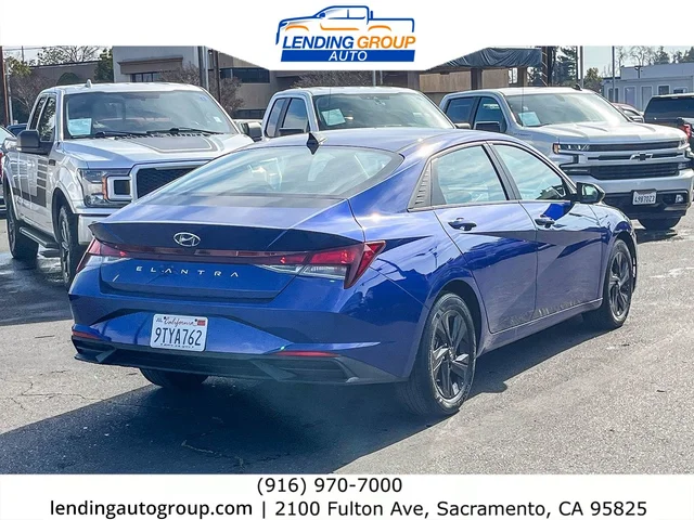 SEMINUEVOS HYUNDAI Elantra at Lending Group Auto in Sacramento
