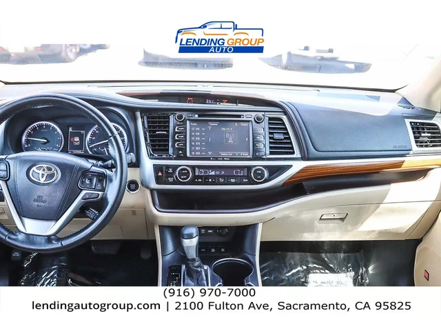 SEMINUEVOS TOYOTA Highlander at Lending Group Auto in Sacramento