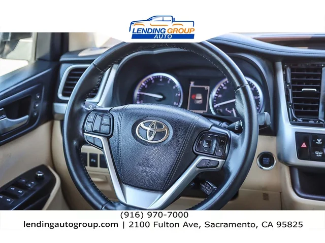 SEMINUEVOS TOYOTA Highlander at Lending Group Auto in Sacramento