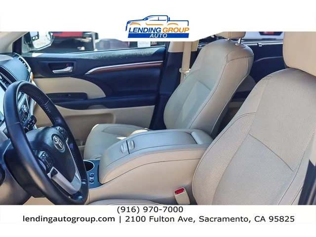 SEMINUEVOS TOYOTA Highlander at Lending Group Auto in Sacramento