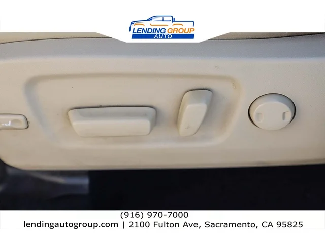 SEMINUEVOS TOYOTA Highlander at Lending Group Auto in Sacramento