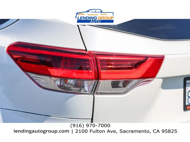 SEMINUEVOS TOYOTA Highlander at Lending Group Auto in Sacramento