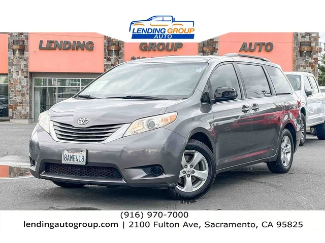 SEMINUEVOS TOYOTA Sienna at Lending Group Auto in Sacramento