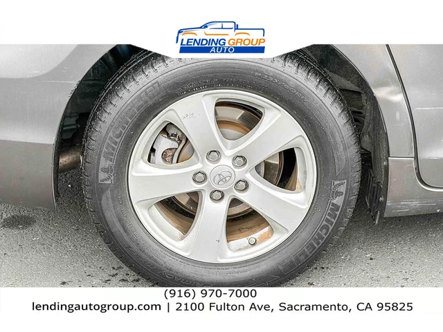 SEMINUEVOS TOYOTA Sienna at Lending Group Auto in Sacramento