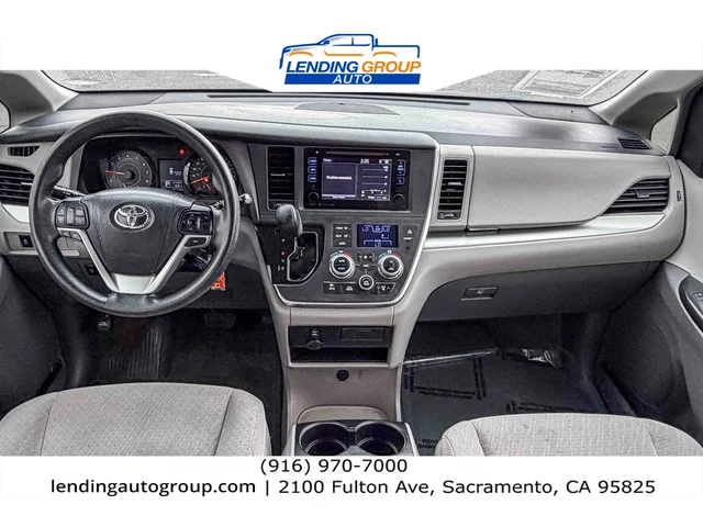 SEMINUEVOS TOYOTA Sienna at Lending Group Auto in Sacramento