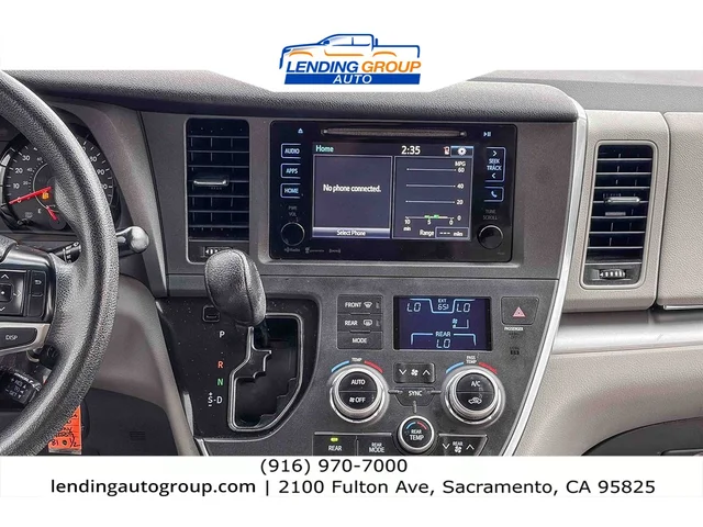 SEMINUEVOS TOYOTA Sienna at Lending Group Auto in Sacramento