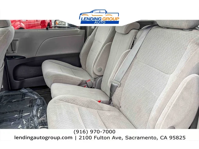 SEMINUEVOS TOYOTA Sienna at Lending Group Auto in Sacramento