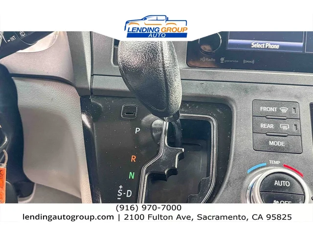 SEMINUEVOS TOYOTA Sienna at Lending Group Auto in Sacramento