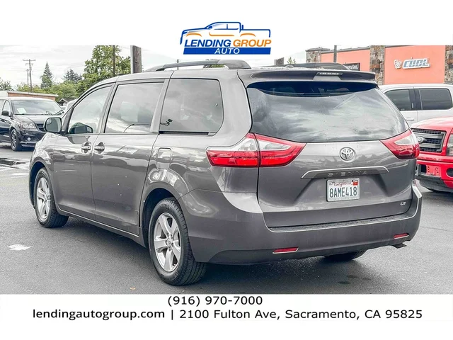 SEMINUEVOS TOYOTA Sienna at Lending Group Auto in Sacramento
