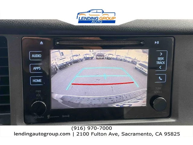 SEMINUEVOS TOYOTA Sienna at Lending Group Auto in Sacramento