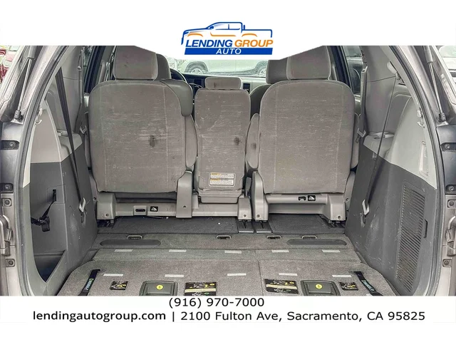 SEMINUEVOS TOYOTA Sienna at Lending Group Auto in Sacramento