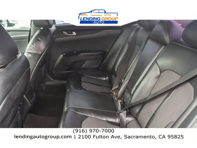 SEMINUEVOS KIA K5 at Lending Group Auto in Sacramento