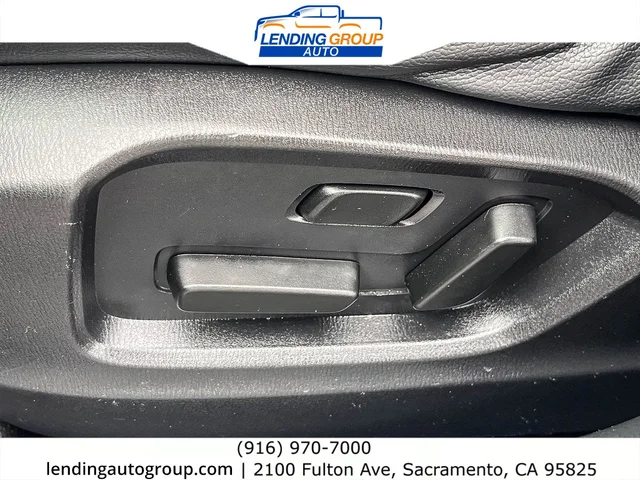 SEMINUEVOS MAZDA CX-5 at Lending Group Auto in Sacramento