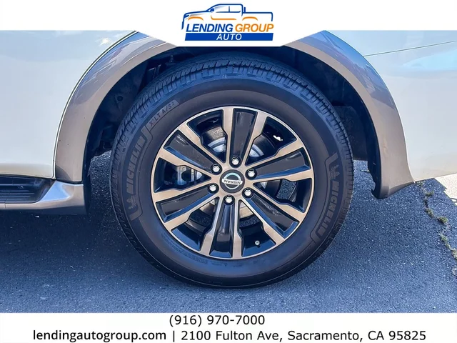 SEMINUEVOS NISSAN Armada at Lending Group Auto in Sacramento