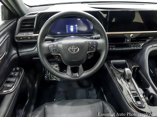 SEMINUEVOS TOYOTA Crown a Estados en autogozo