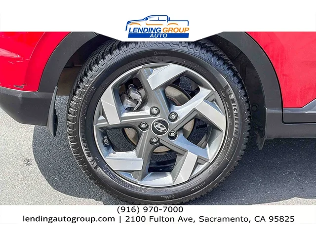 SEMINUEVOS HYUNDAI Venue at Lending Group Auto in Sacramento