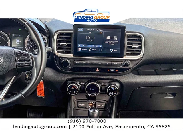 SEMINUEVOS HYUNDAI Venue at Lending Group Auto in Sacramento