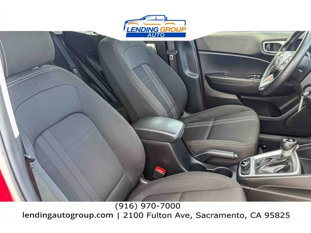 SEMINUEVOS HYUNDAI Venue at Lending Group Auto in Sacramento