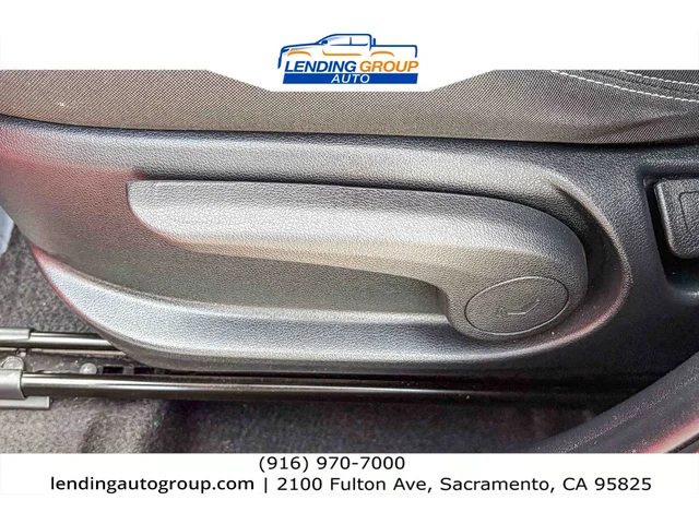 SEMINUEVOS HYUNDAI Venue at Lending Group Auto in Sacramento