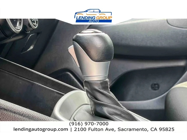 SEMINUEVOS HYUNDAI Venue at Lending Group Auto in Sacramento