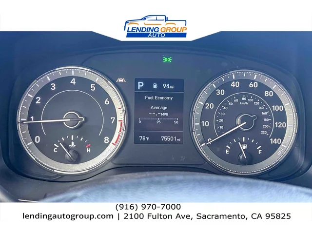 SEMINUEVOS HYUNDAI Venue at Lending Group Auto in Sacramento