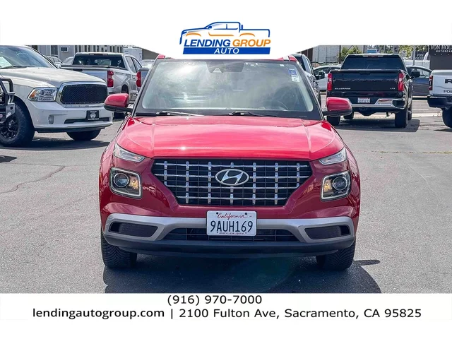 SEMINUEVOS HYUNDAI Venue at Lending Group Auto in Sacramento