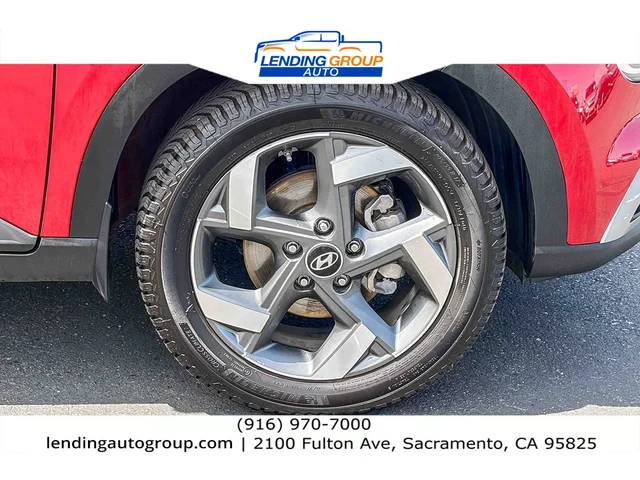 SEMINUEVOS HYUNDAI Venue at Lending Group Auto in Sacramento