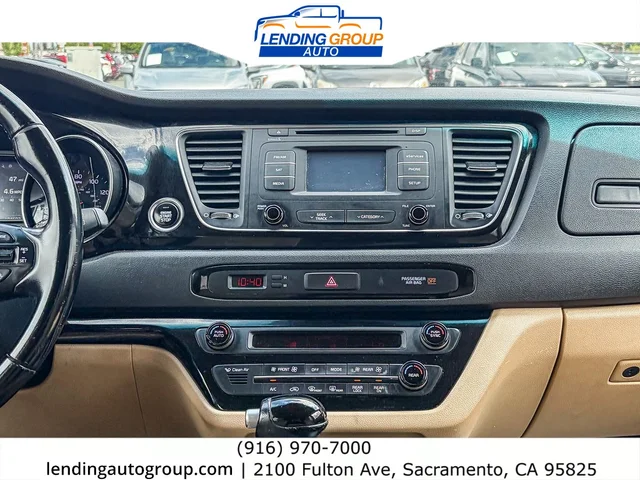 SEMINUEVOS KIA Sedona at Lending Group Auto in Sacramento