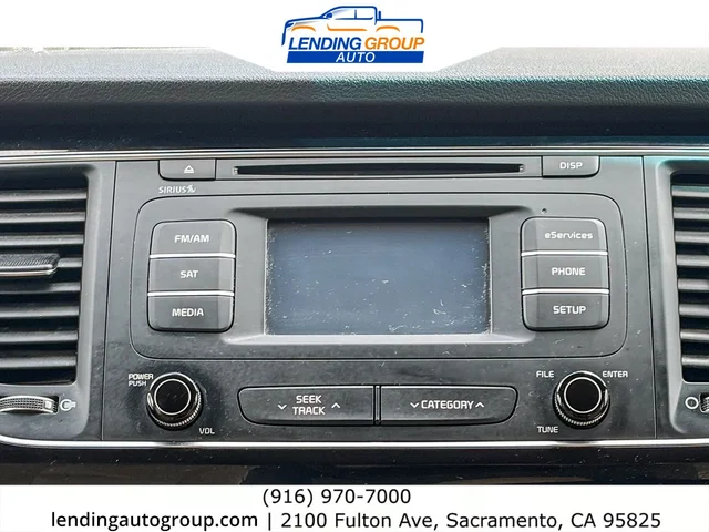 SEMINUEVOS KIA Sedona at Lending Group Auto in Sacramento