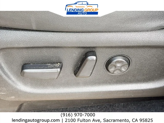 SEMINUEVOS KIA Sedona at Lending Group Auto in Sacramento