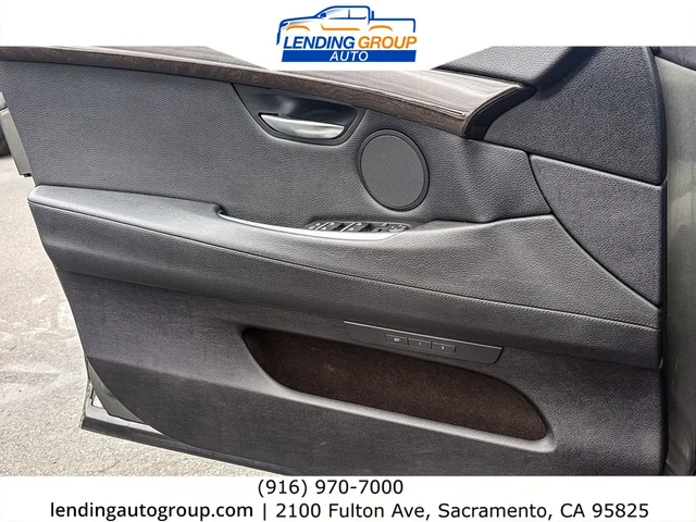 SEMINUEVOS BMW 5 Series at Lending Group Auto in Sacramento