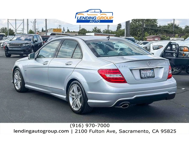 SEMINUEVOS MERCEDES-BENZ C 250 at Lending Group Auto in Sacramento