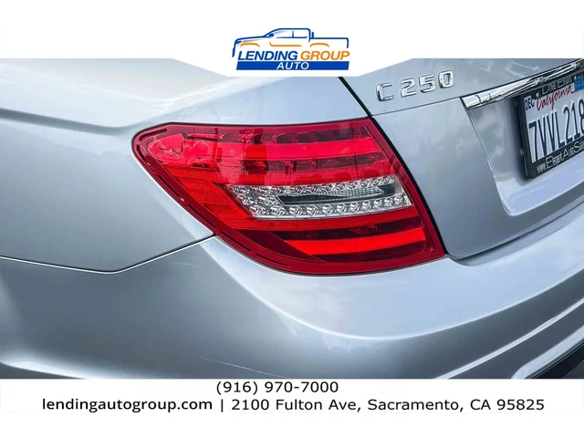 SEMINUEVOS MERCEDES-BENZ C 250 at Lending Group Auto in Sacramento