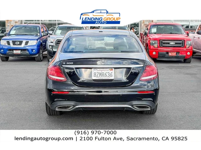 SEMINUEVOS MERCEDES-BENZ E 300 at Lending Group Auto in Sacramento