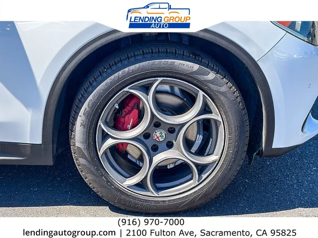 SEMINUEVOS ALFA ROMEO Stelvio at Lending Group Auto in Sacramento