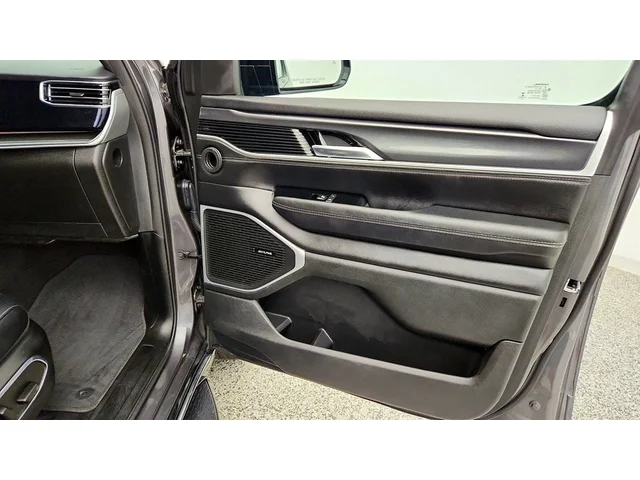 SEMINUEVOS JEEP Wagoneer a Estados en autogozo
