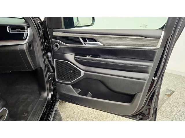 SEMINUEVOS JEEP Wagoneer a Estados en autogozo