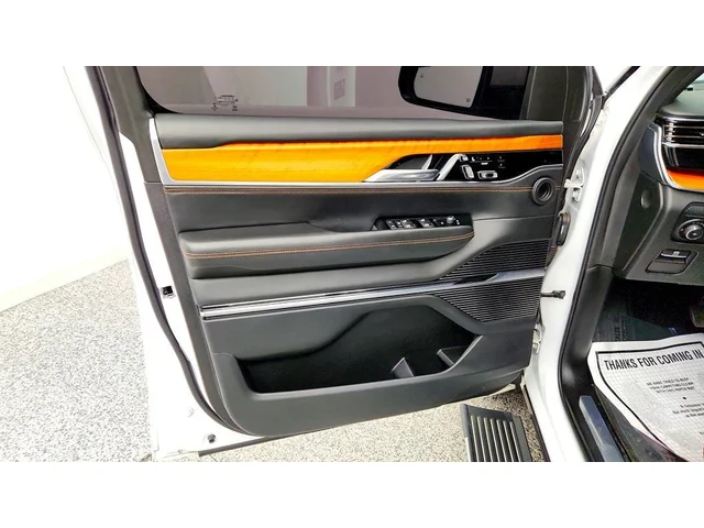 SEMINUEVOS JEEP Grand Wagoneer a Estados en autogozo