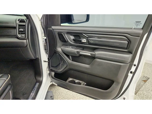 SEMINUEVOS RAM 1500 a Estados en autogozo