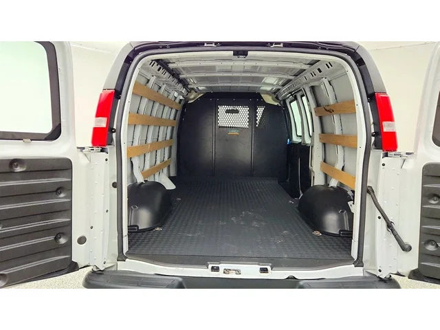 SEMINUEVOS GMC Savana Cargo Van a Estados en autogozo